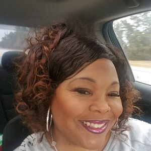 Meet your Posher, Monica